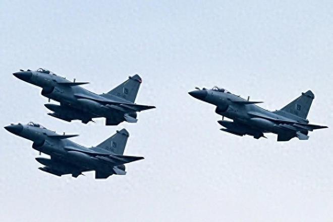 一机双杀”战力惊人F-16全程寸功未立不朽情缘网站美国承认歼-10C战果“(图4)